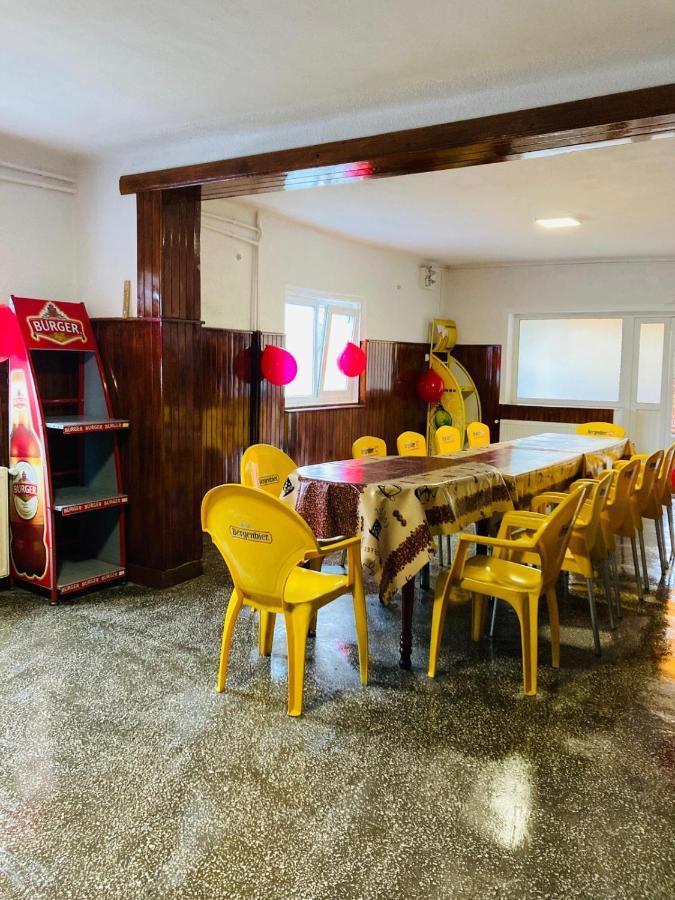 ホテル Vila Nadia Oesti-Paminteni エクステリア 写真